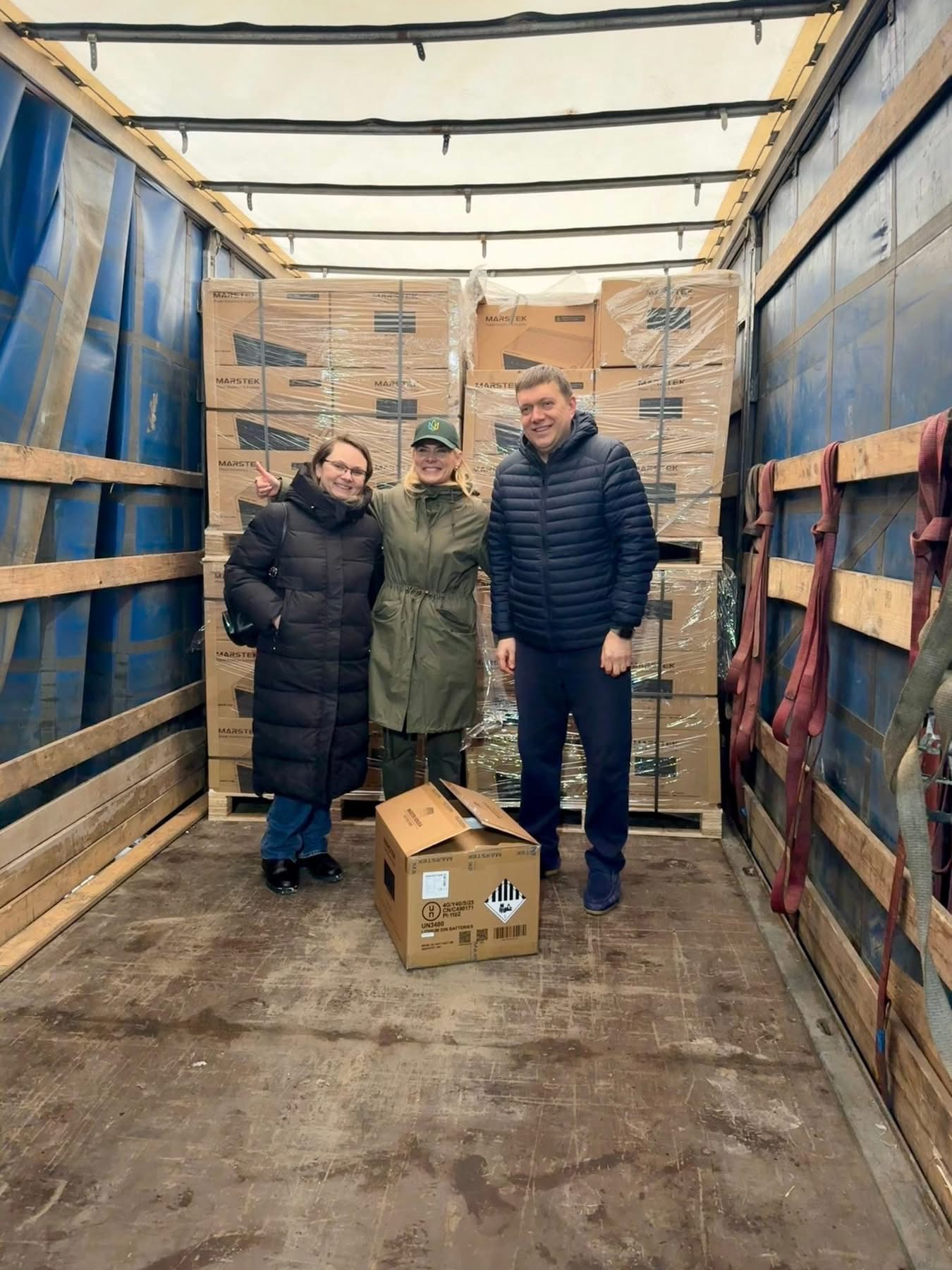 The first trucks carrying charging stations for families raising ...